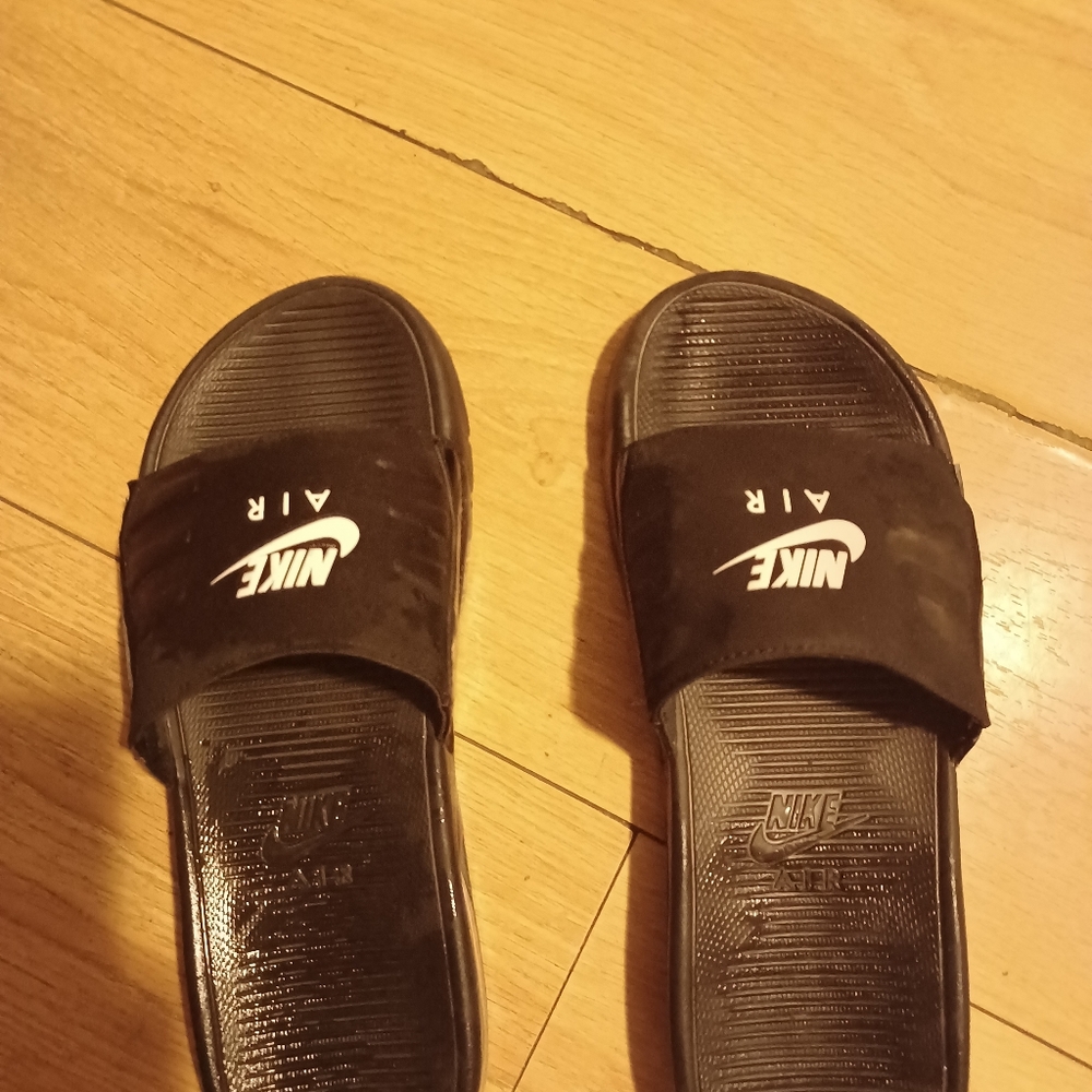Nike Camden slides (black) size 10